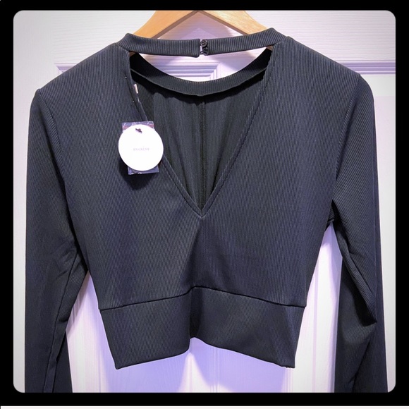 NWT Cute Long Sleeve Crop Top - Picture 3 of 3